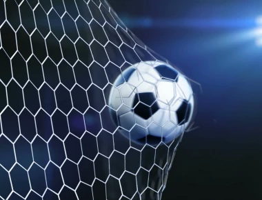 Βίντεο που σοκάρει: 9χρονος σπάει το πόδι του την ώρα του αγώνα και ο προπονητής του φωνάζει να συνεχίσει